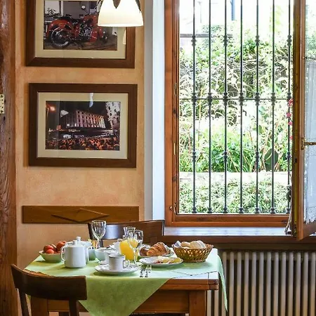 Alojamento de Acomodação e Pequeno-almoço Dell'era 3*