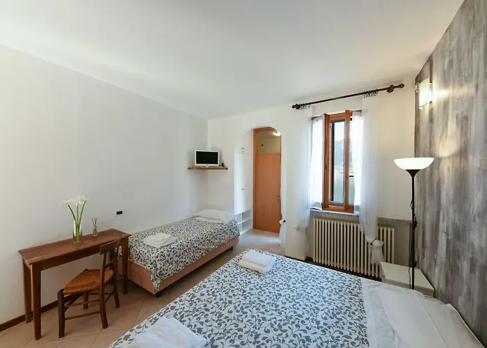 Dell'era Bed & Breakfast 3*
